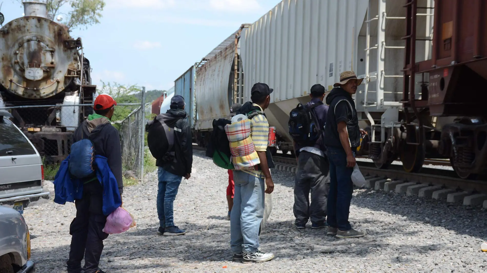 Con el fin de ayudar a los migrantes de Centroam_rica, piden donaciones de ropa de